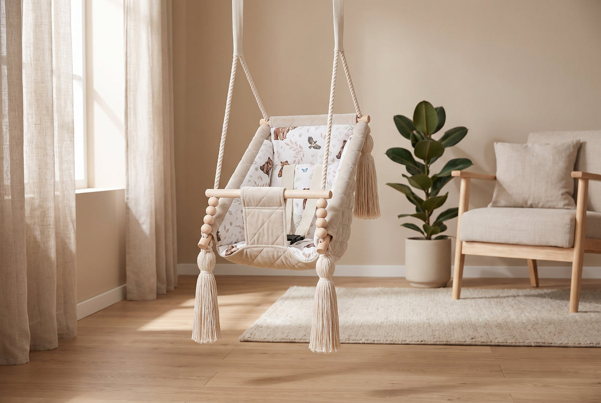 Babyschaukel 3in1 Naturfarben im Kinderzimmer