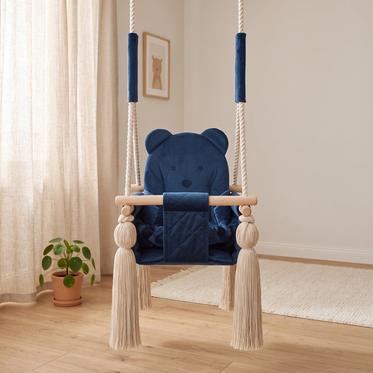 Kinderschaukel für Zuhause Marineblau im hellen Kinderzimmer im skandinavischen Stil