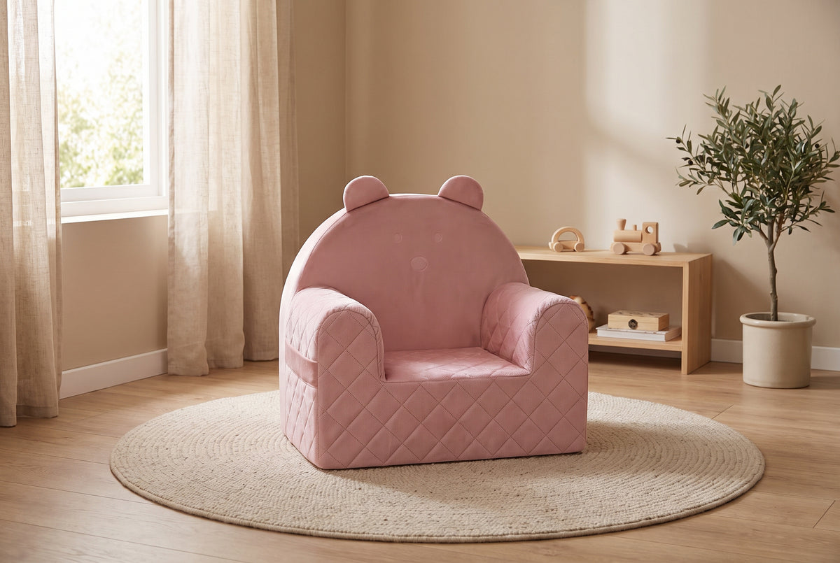 Kindersessel Bärenform Rosafarben im hellen Kinderzimmer